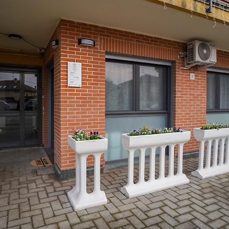 Gelsomino Suite Leonardo Academy, Mxp & Laghi Sesto Calende Eksteriør bilde