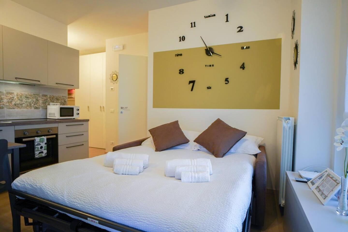 Gelsomino Suite Leonardo Academy, Mxp & Laghi Sesto Calende Eksteriør bilde